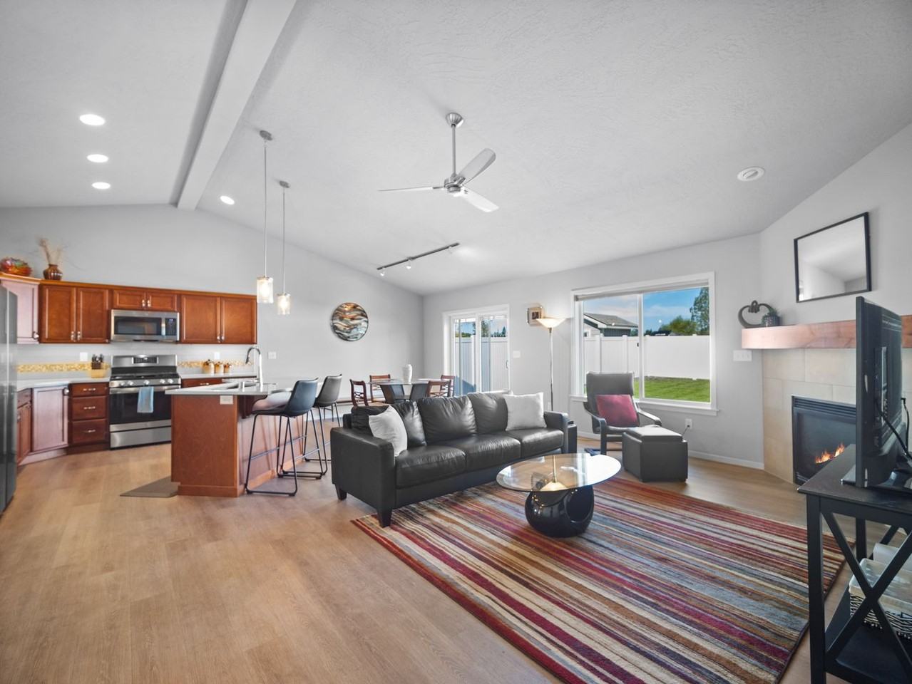 14611 E 31st Ave - Photo 2 of 50