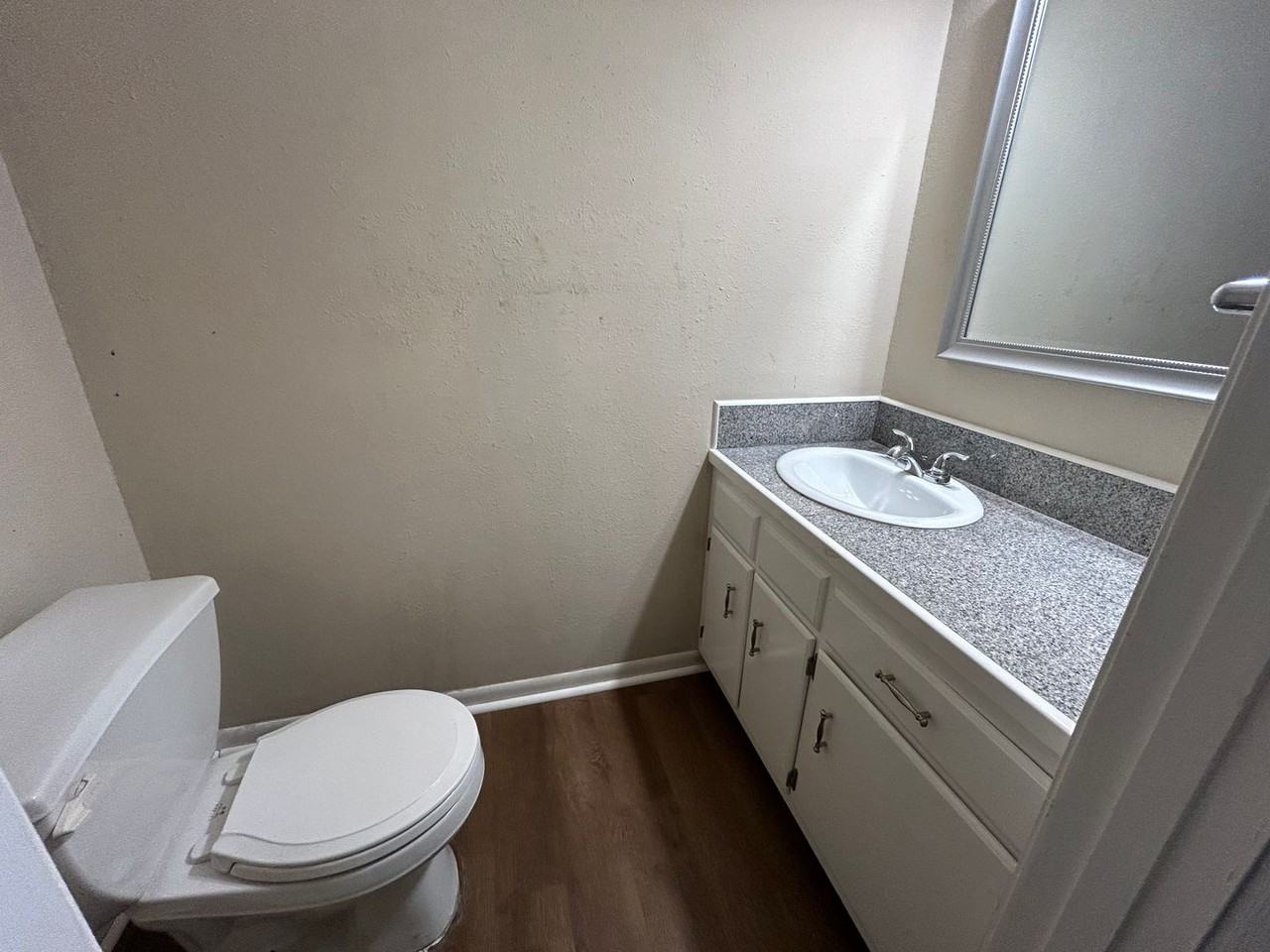 752 Highland Square Dr - Photo 6 of 10