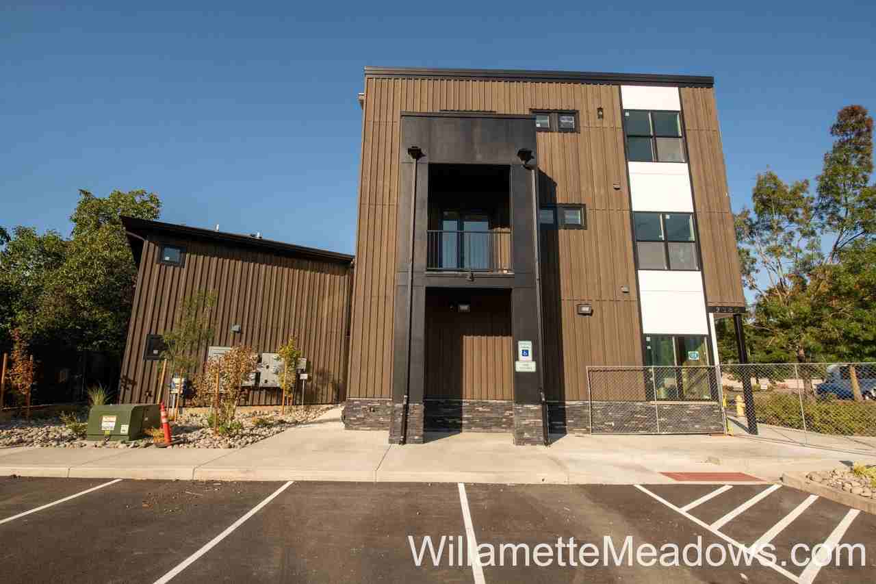 2385 Fairgrounds Rd NE - Photo 2 of 50