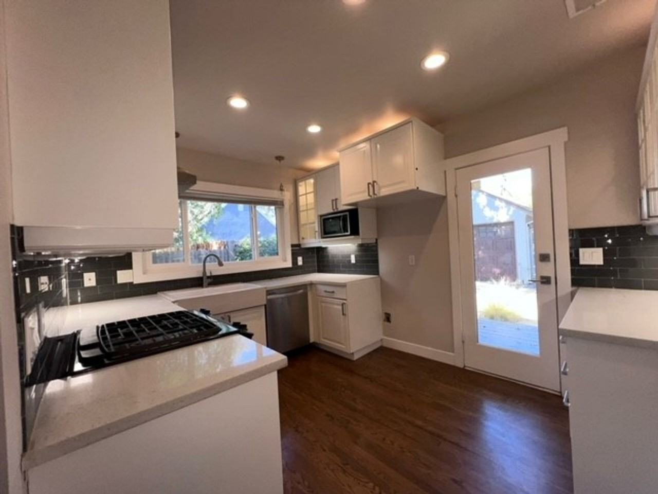 3523 I St - Photo 2 of 9