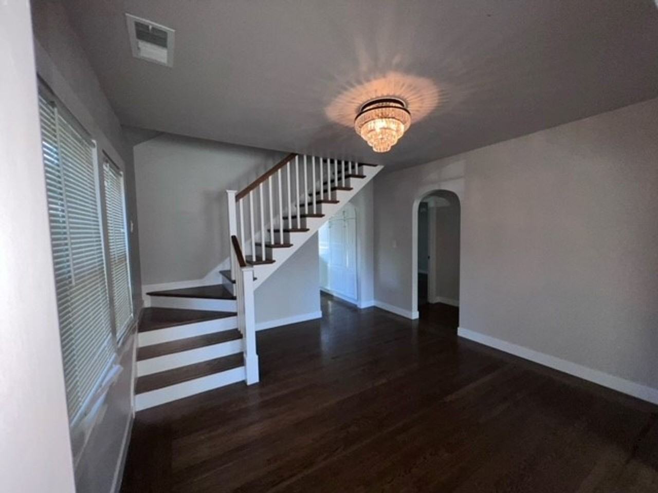 3523 I St - Photo 3 of 9