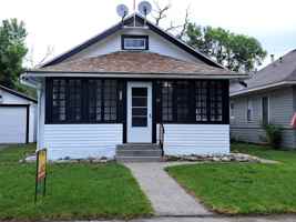 featured image of 409 E 5th St