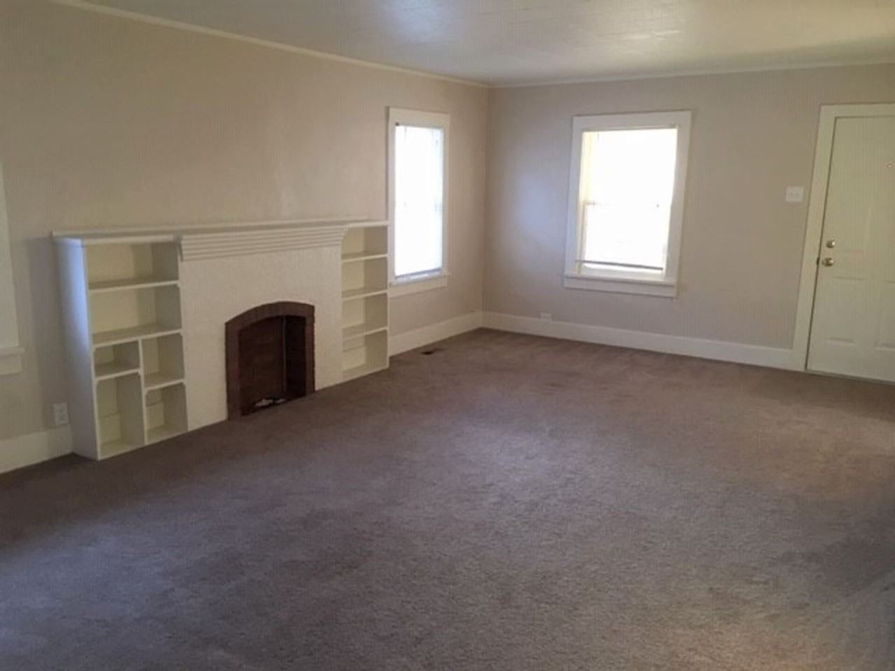 409 E 5th St - Photo 2 of 9