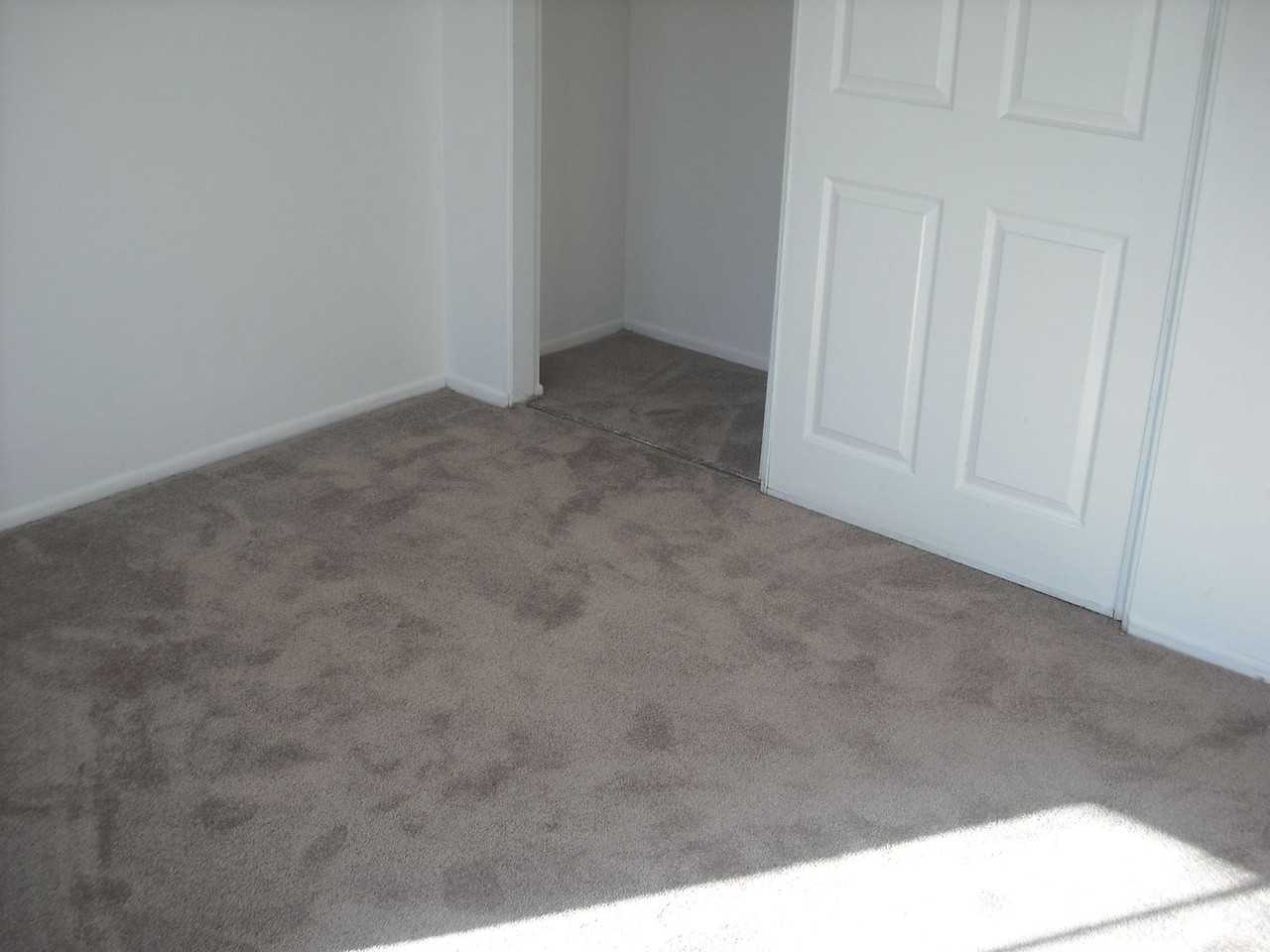 766 W Hemlock St - Photo 2 of 8