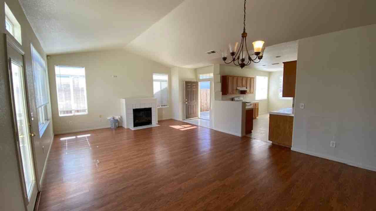 566 Stewart Way - Photo 3 of 29