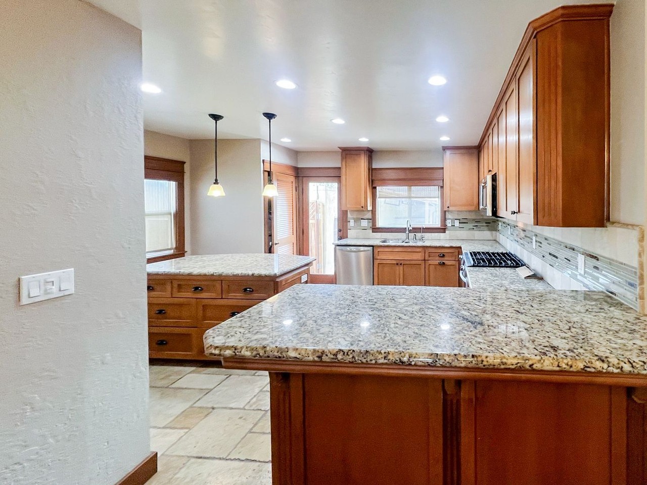 3031 Goldsmith St - Photo 5 of 18
