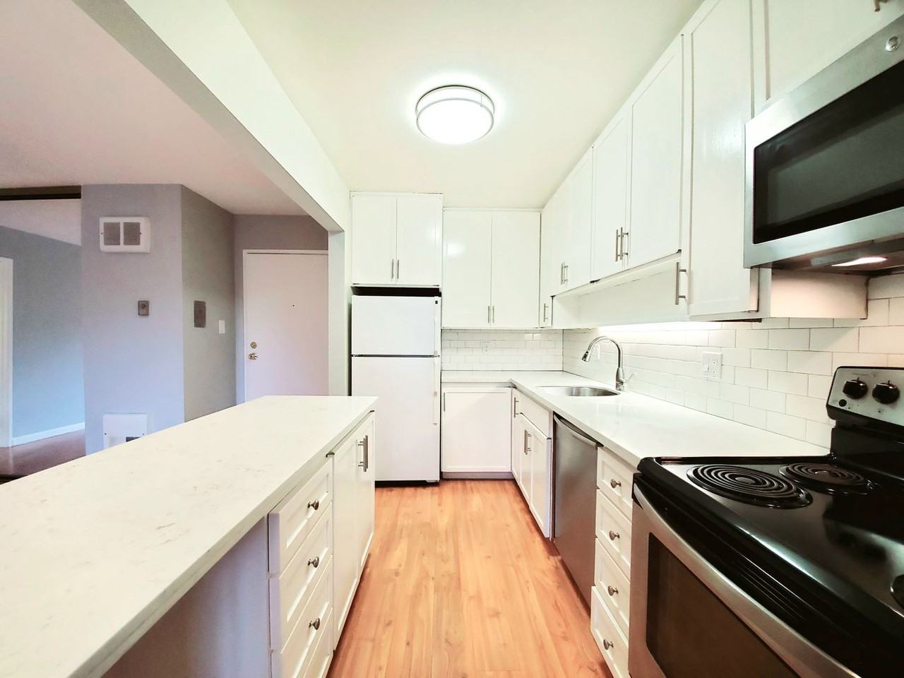 801 N Humboldt St #107 - Photo 7 of 27