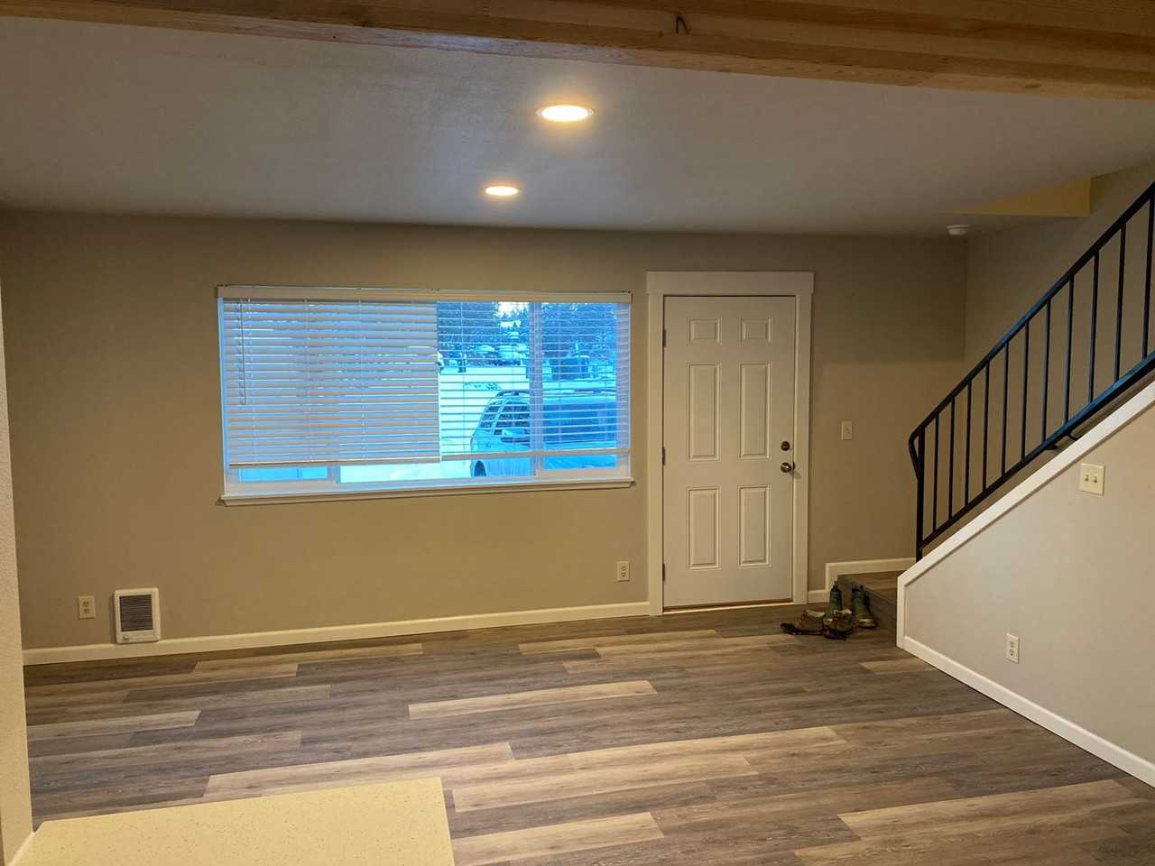 1871 NE Wichita Way - Photo 6 of 11