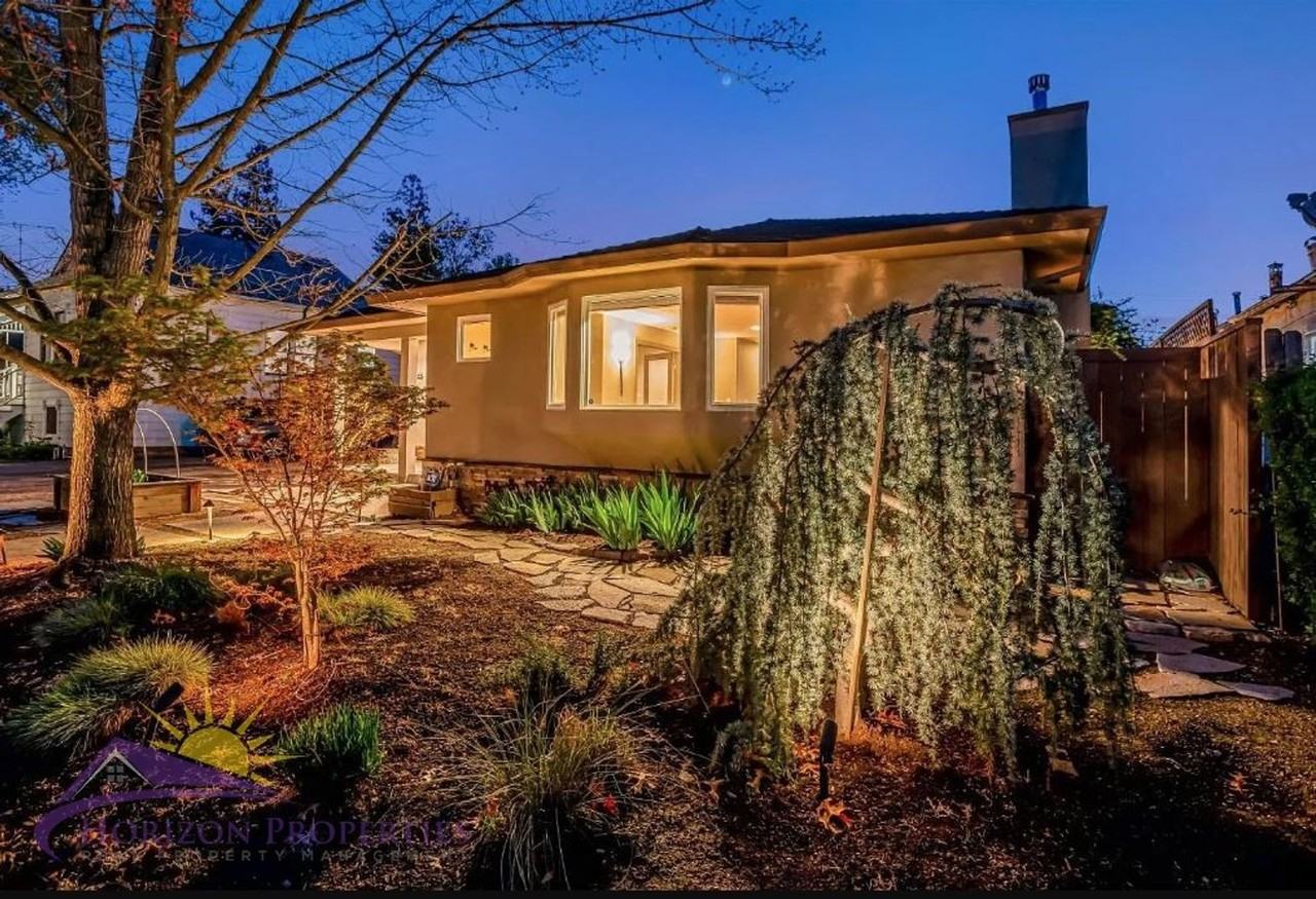 1348 37th St - Photo 2 of 50