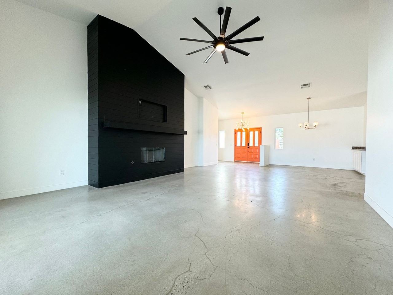 12775 Mountain View Rd - Photo 3 of 45