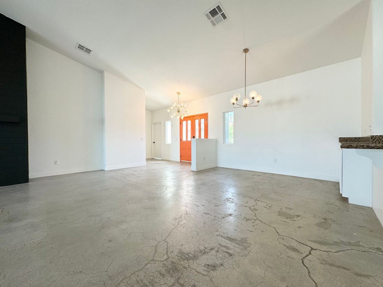 12775 Mountain View Rd - Photo 4 of 45