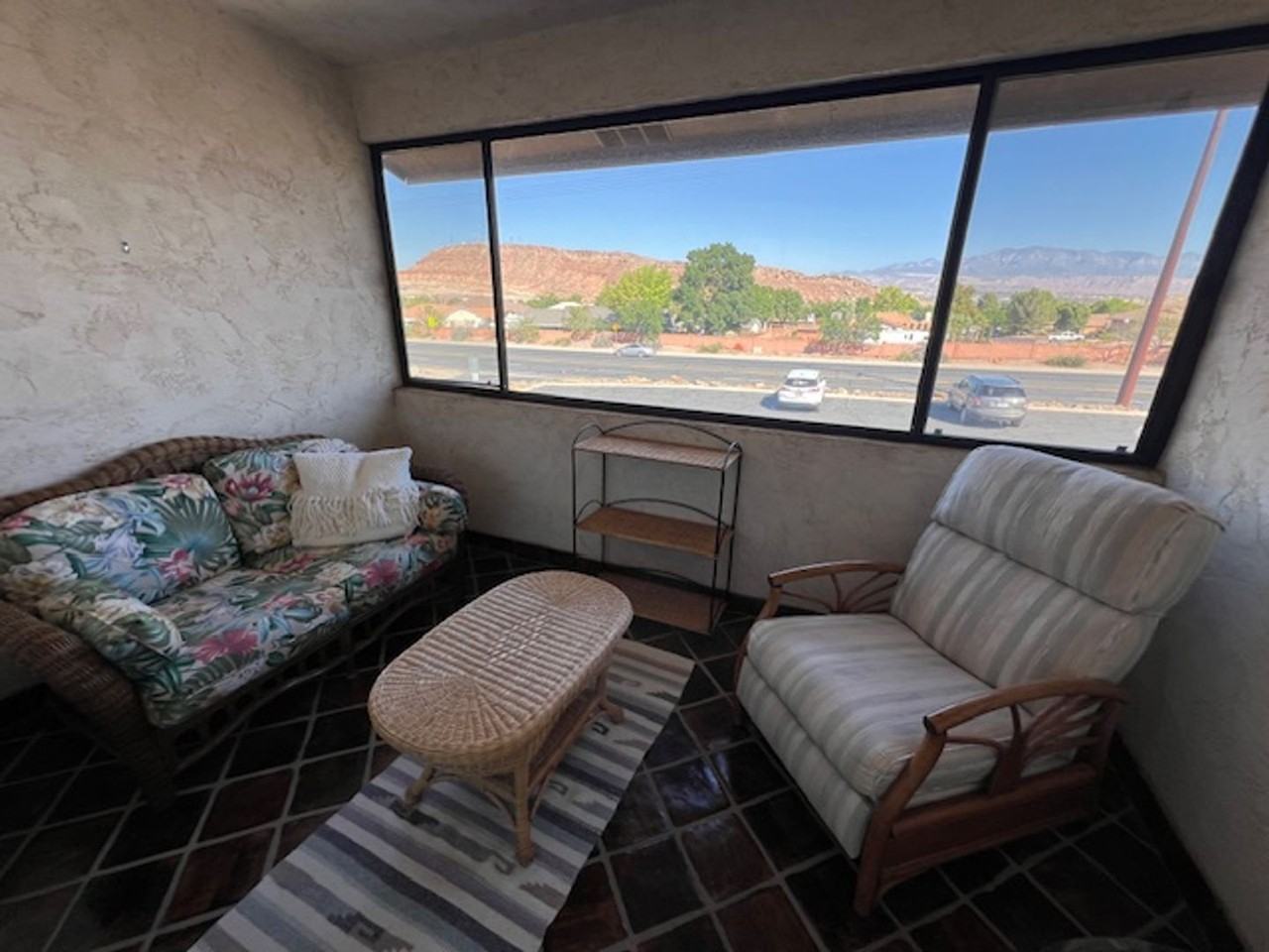 1050 E Brigham Rd - Photo 3 of 28