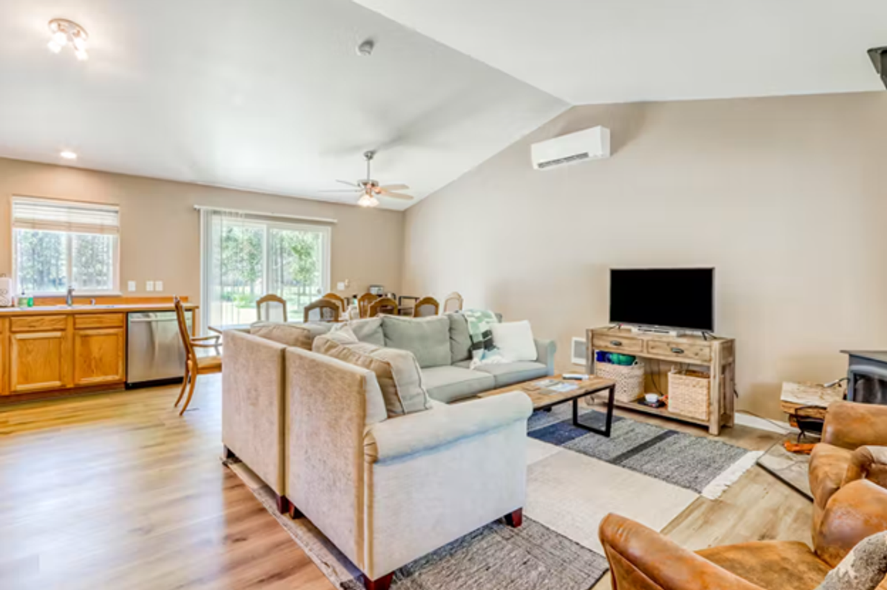 17455 Rail Dr - Photo 2 of 12