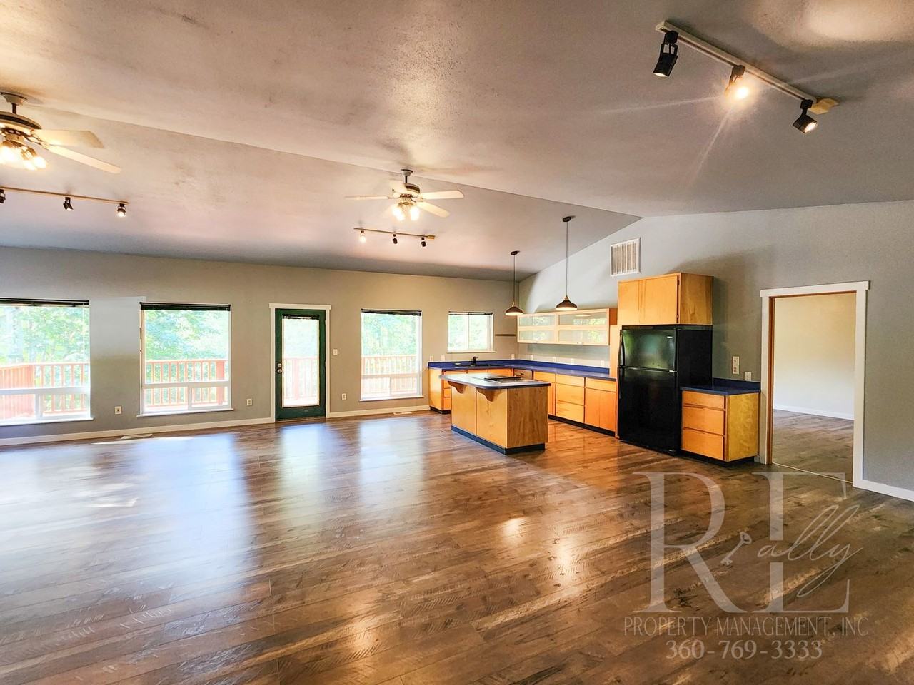 1928 Ne Sipes Ln - Photo 2 of 36