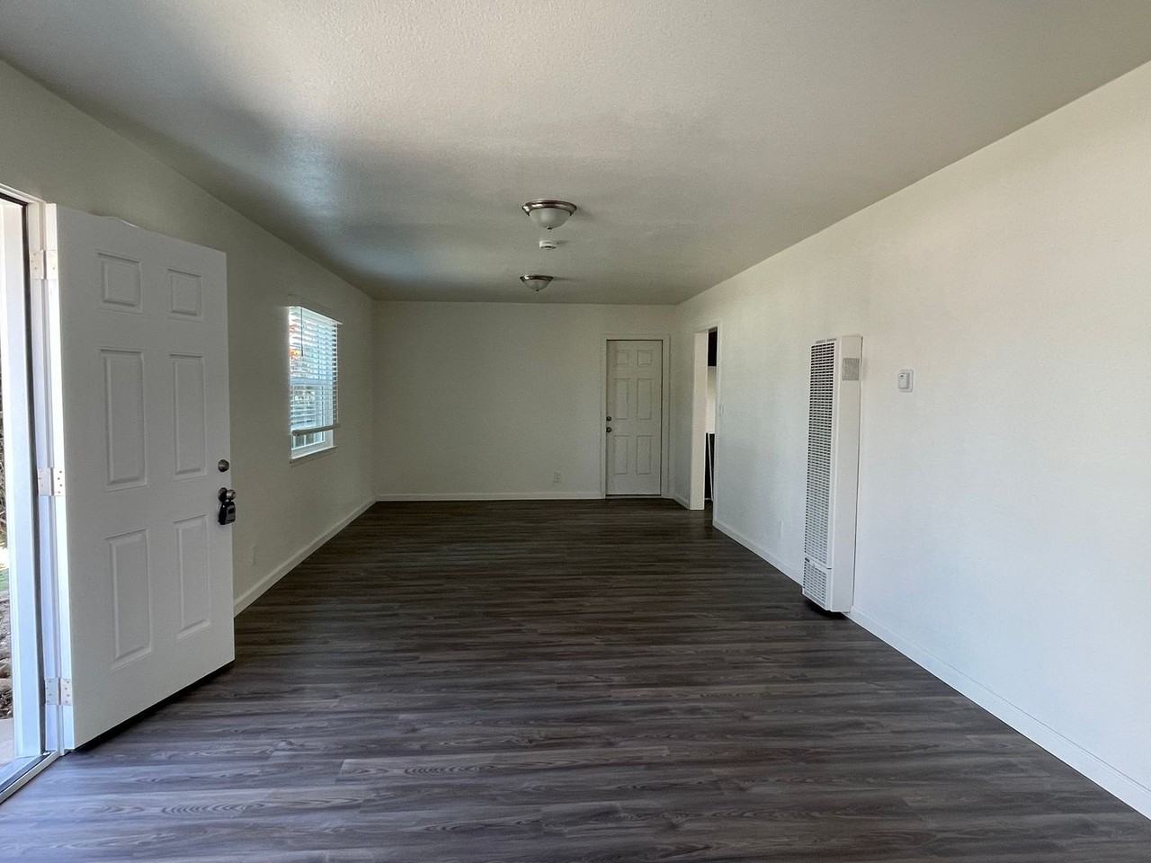210 E Walnut Ave - Photo 3 of 10