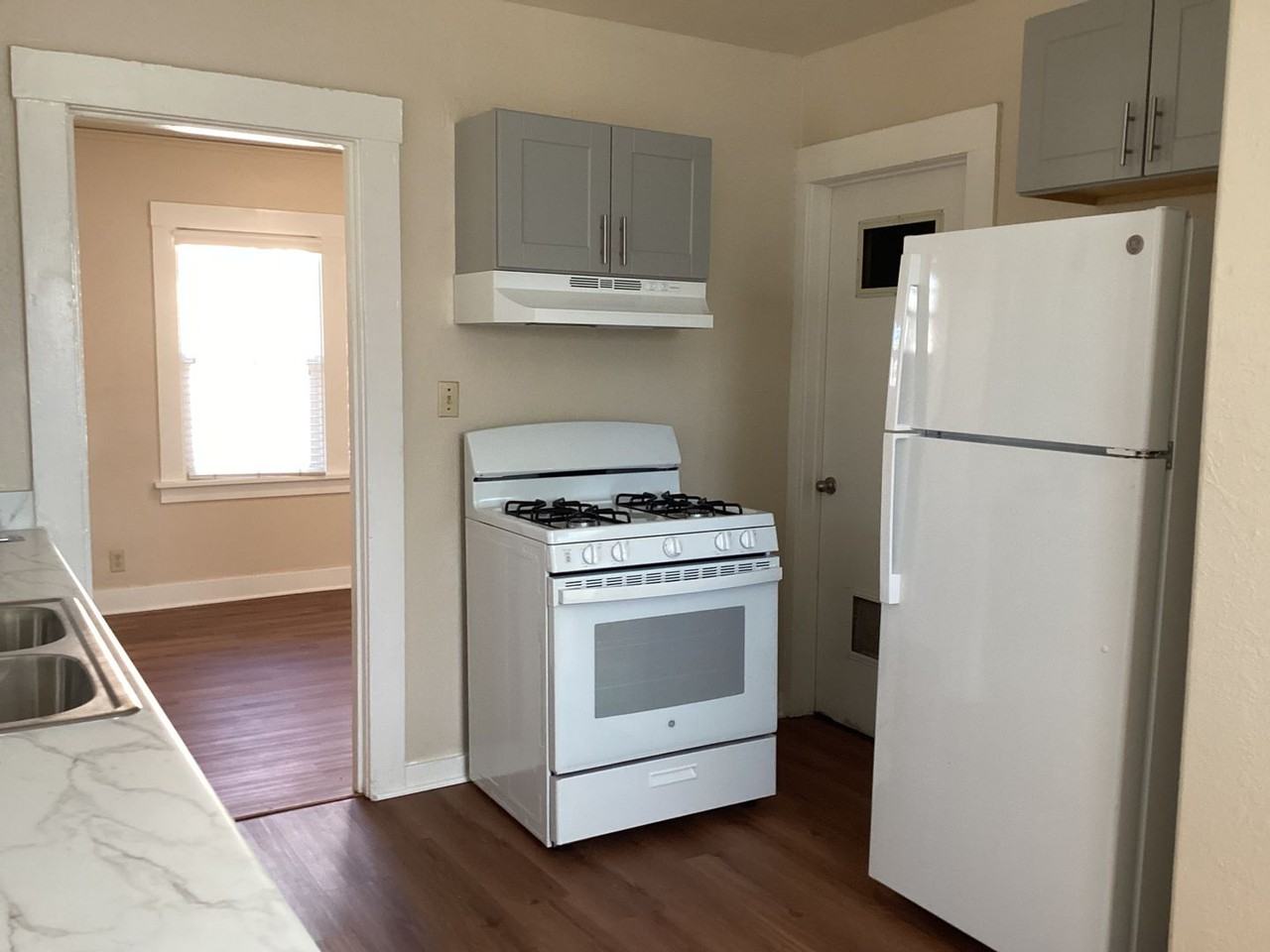 2226 Mission St - Photo 7 of 18