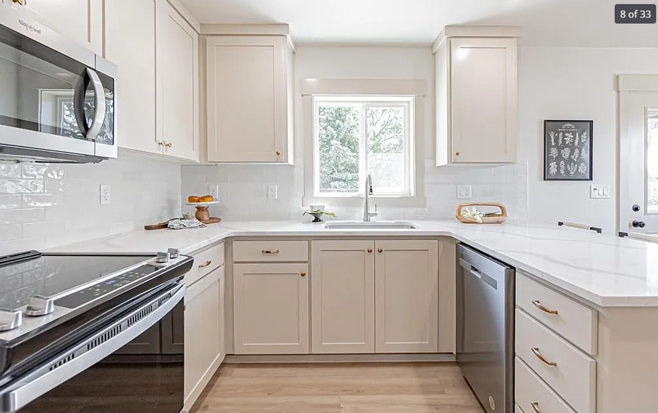 1327 Boston Ct - Photo 6 of 32