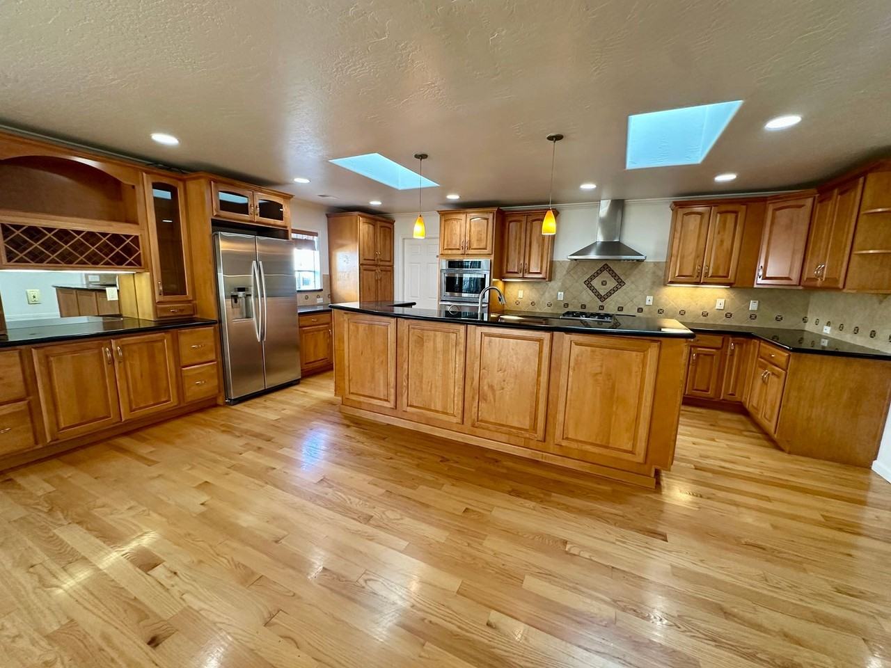 1367 S Blaney Ave - Photo 5 of 17