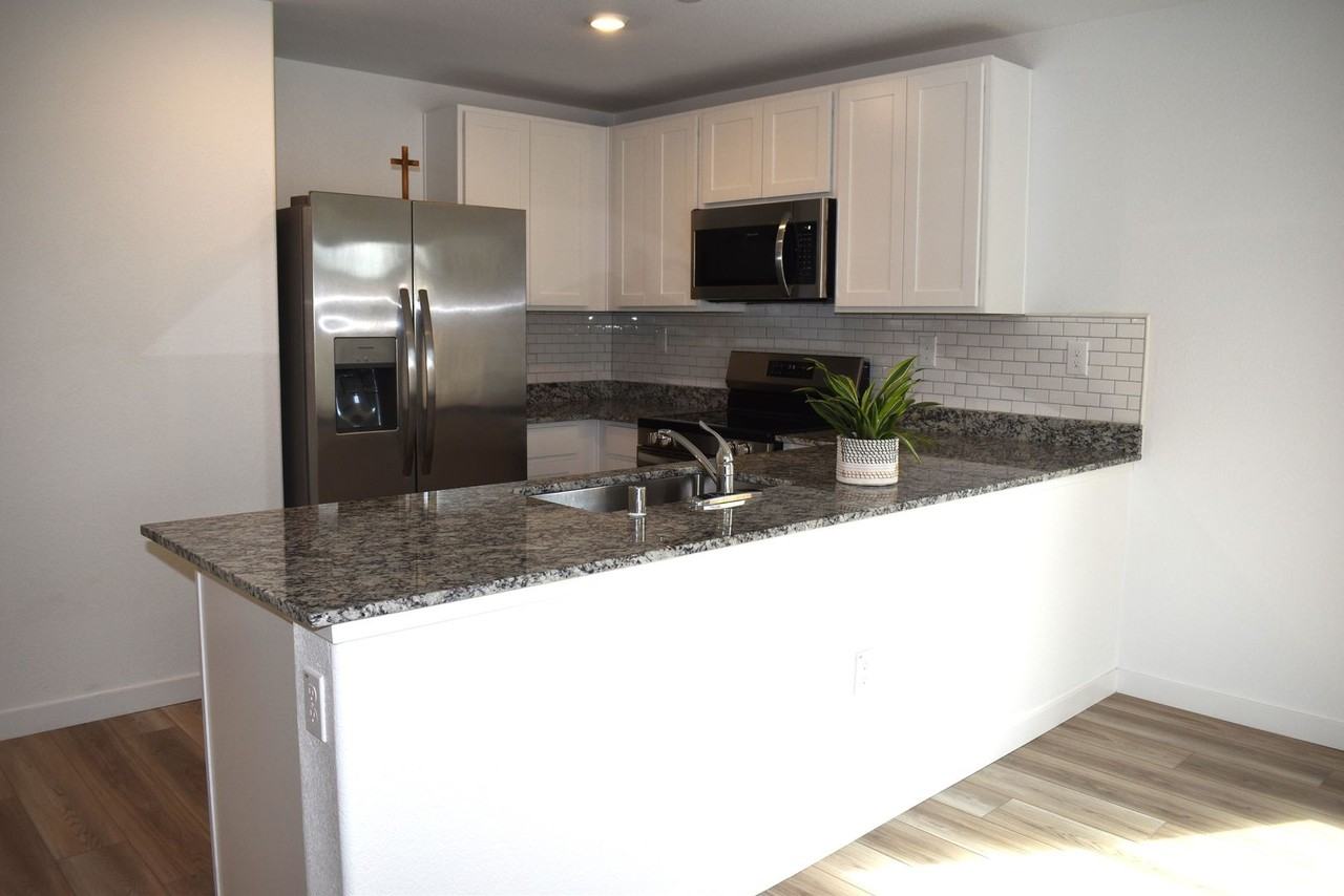 7472 Stellar Way - Photo 6 of 17