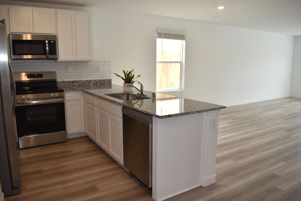 7472 Stellar Way - Photo 7 of 17