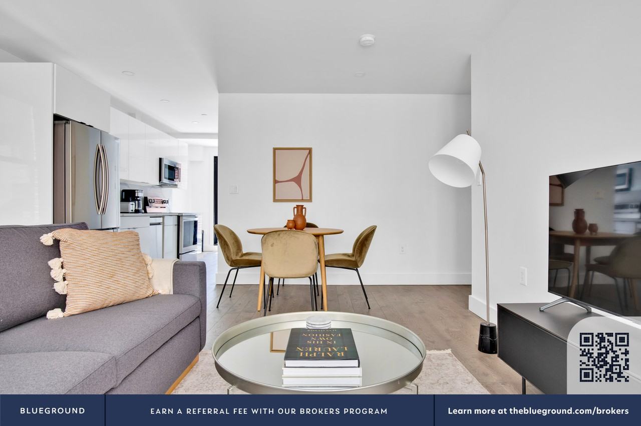 241 West 75th Street - Photo 5 of 22