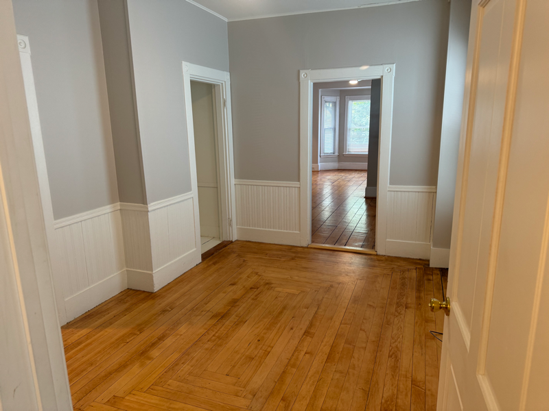 221 Valley St #221 - Photo 3 of 12