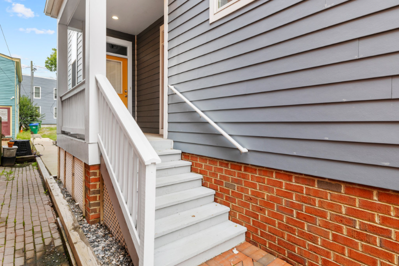 2102 E Broad St #B - Photo 3 of 20