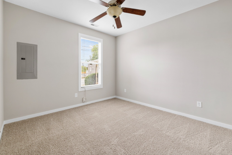 2102 E Broad St #B - Photo 7 of 20