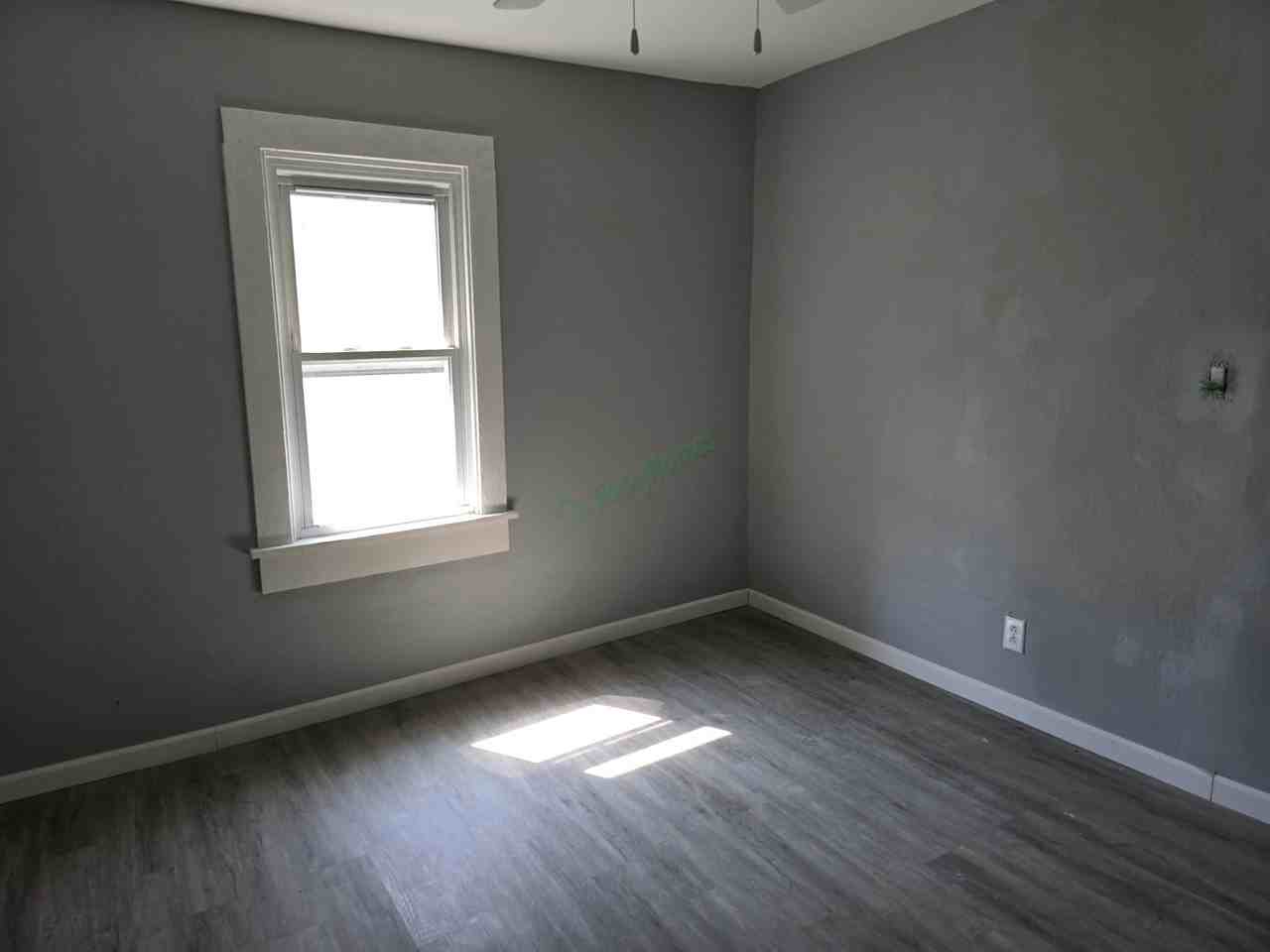 952 N Taylor Ave - Photo 2 of 13