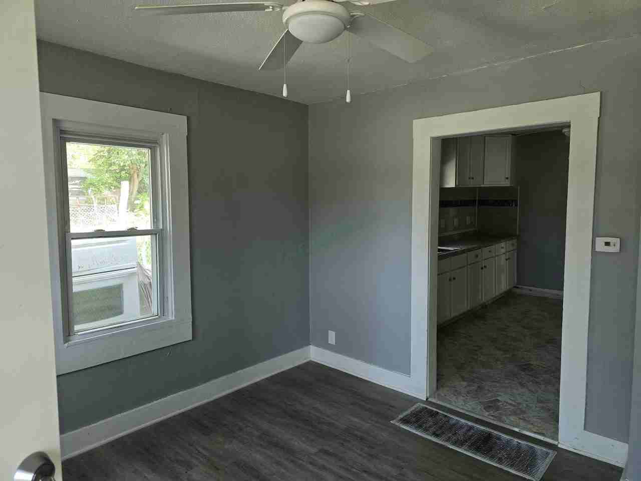 952 N Taylor Ave - Photo 3 of 13