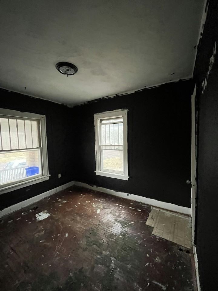 804 East McClure Avenue - Photo 3 of 8