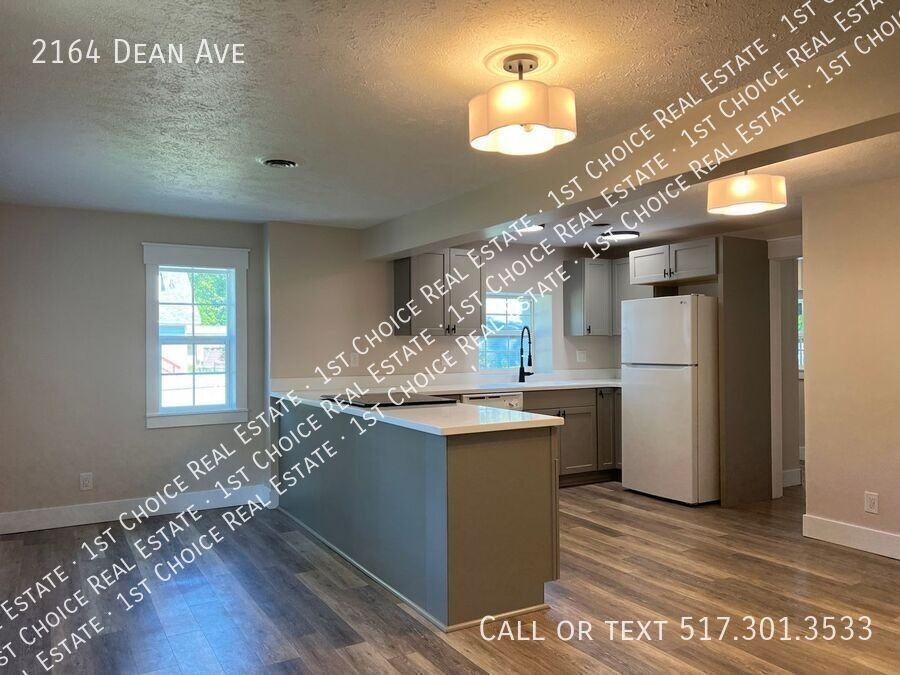 2164 Dean Ave - Photo 3 of 21