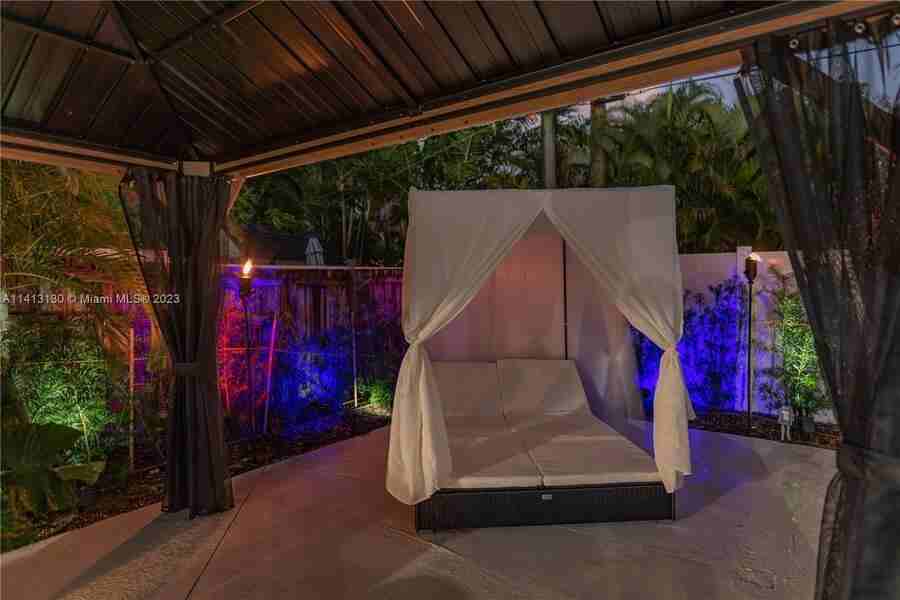 314 Se 3rd St #0 - Photo 3 of 29