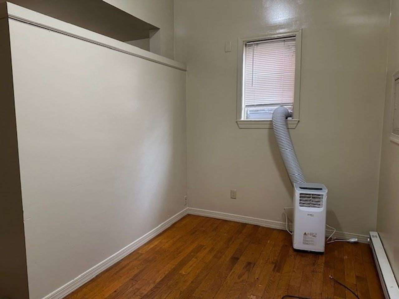 275 Herr St #13 - Photo 3 of 8