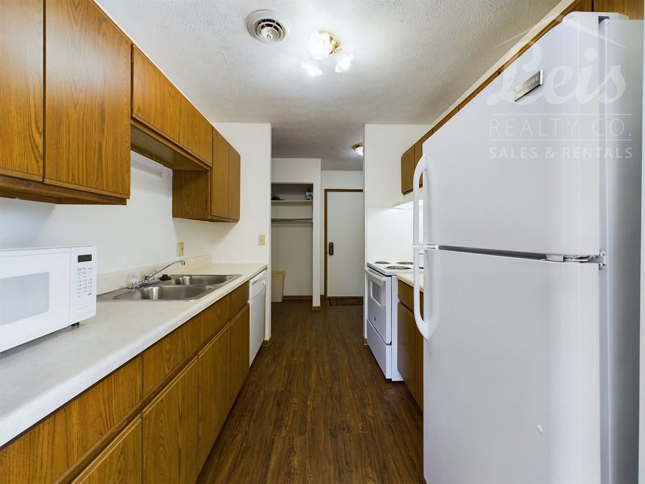 526 Stonecastle Court, Apt E3 - Photo 2 of 19