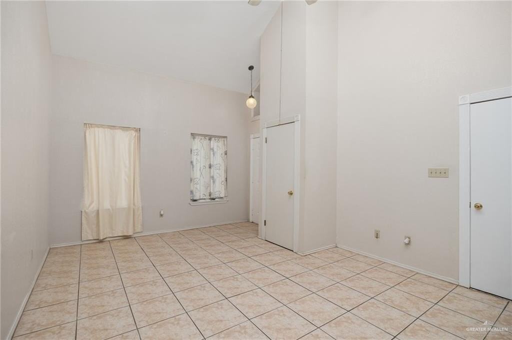 1511 Evergreen Ave - Photo 2 of 13