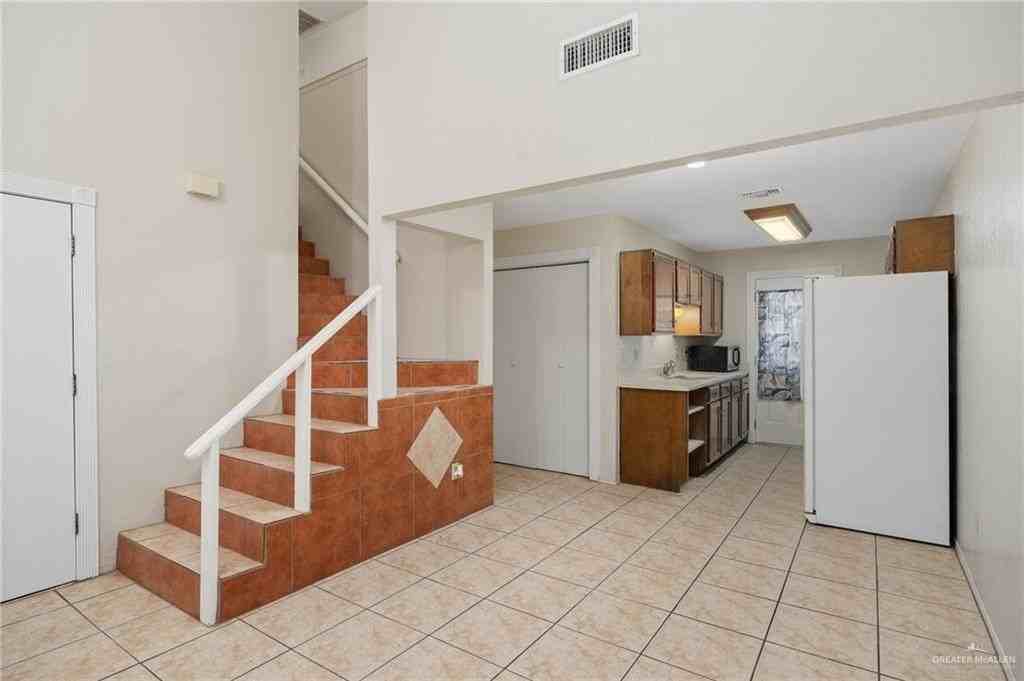 1511 Evergreen Ave - Photo 5 of 13