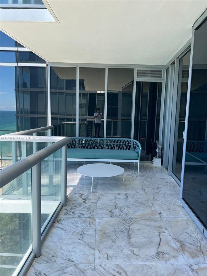 17121 Collins Ave #2008 - Photo 4 of 23