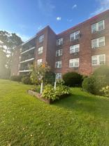 250 W Merrick Rd #1F - Photo 1 of 1
