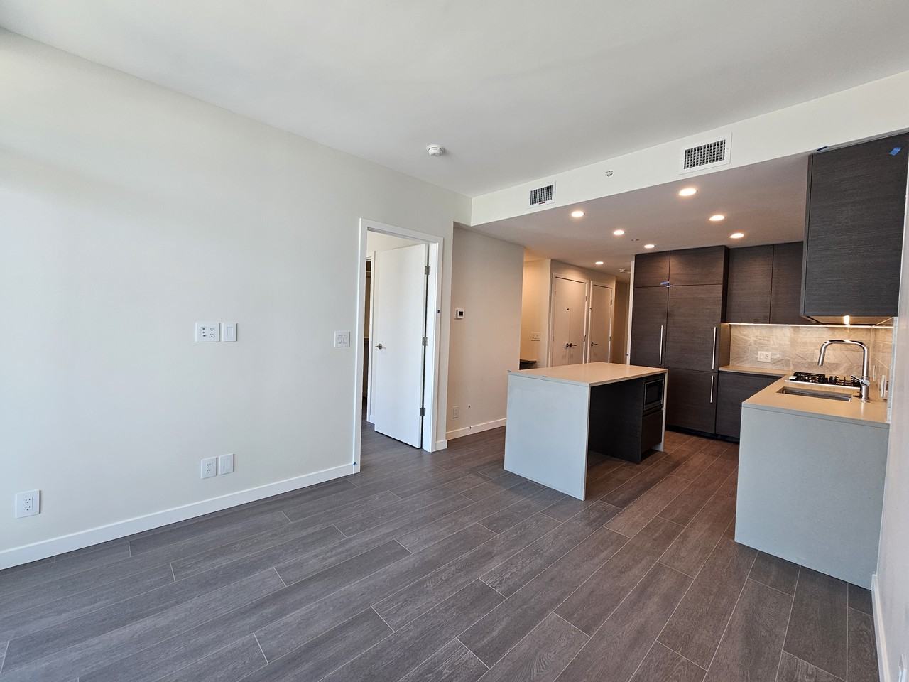 4168 Lougheed Highway - Photo 4 of 33