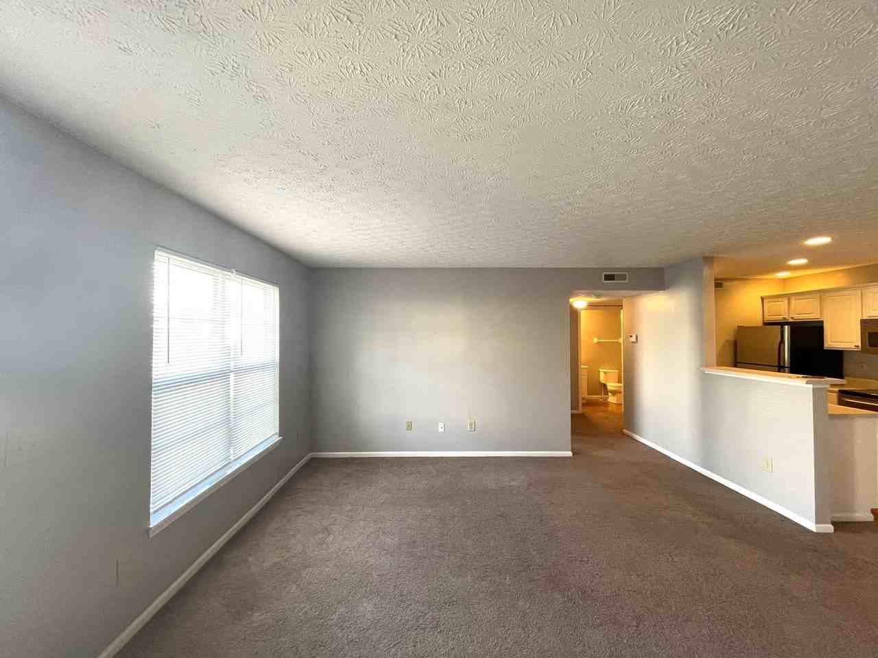 5485 Garden Rdg - Photo 5 of 15