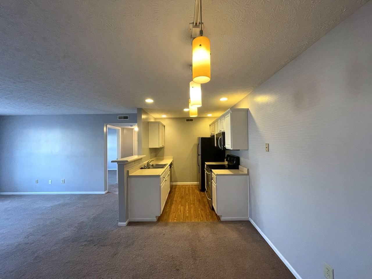 5485 Garden Rdg - Photo 6 of 15