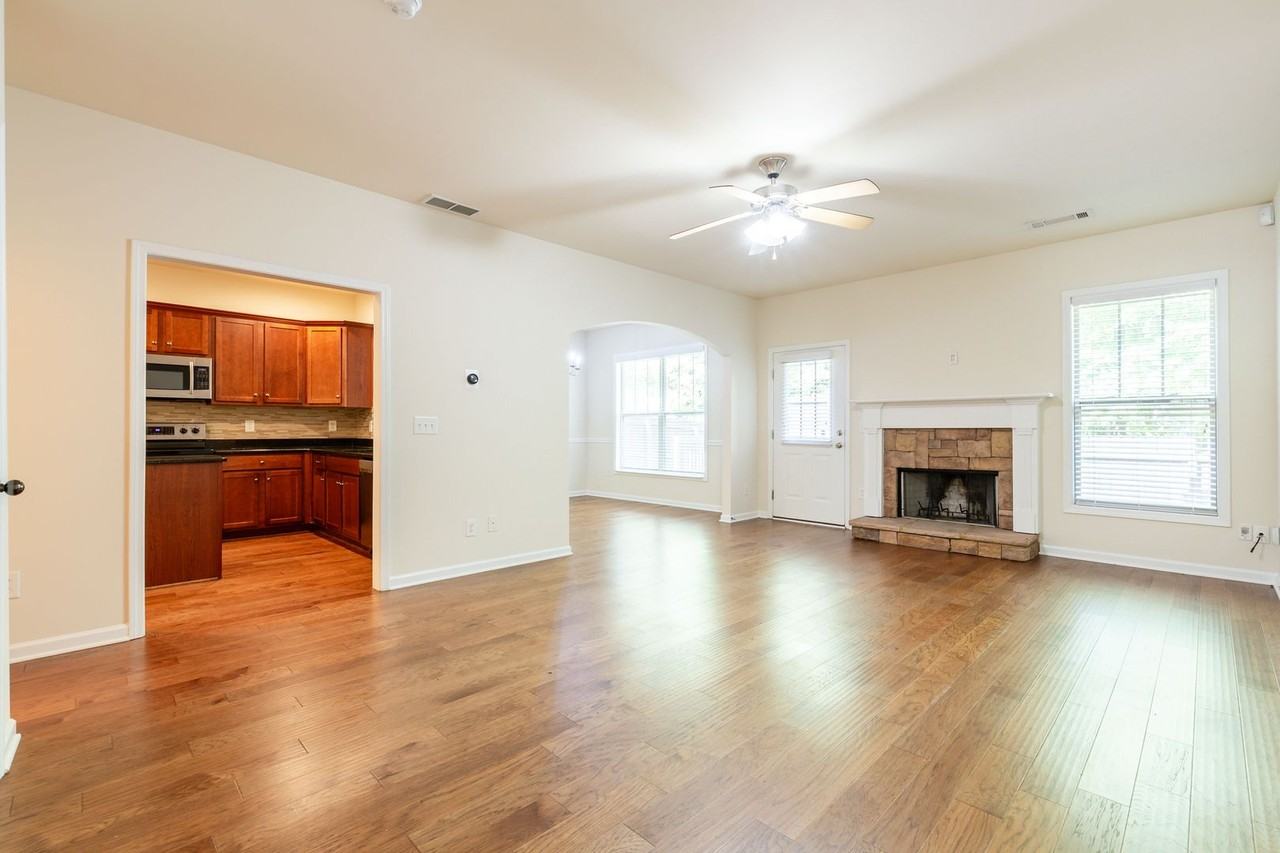 3050 Smith Ridge Trce - Photo 3 of 39