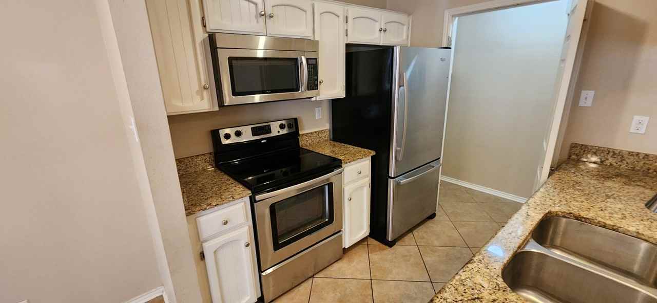 2105 Ledge View St - Photo 2 of 8