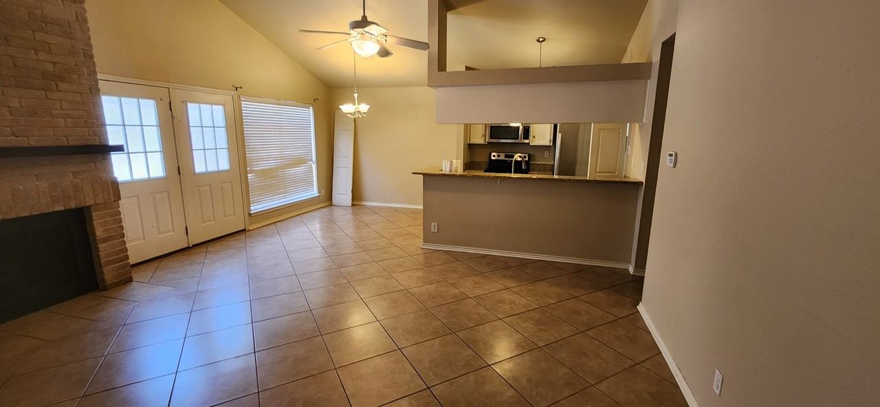 2105 Ledge View St - Photo 3 of 8