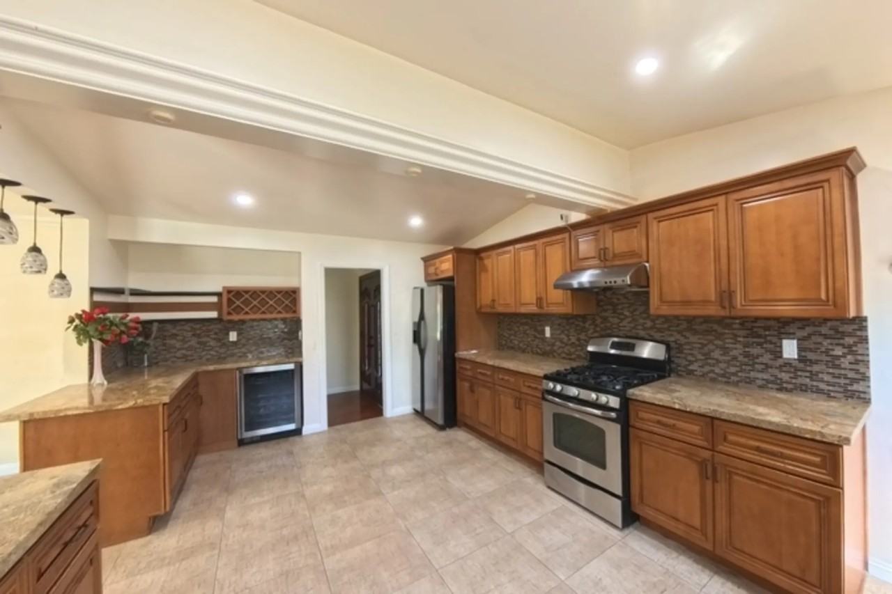 375 S San Gabriel Blvd - Photo 3 of 21