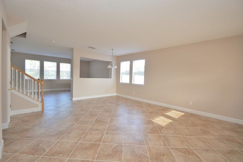 144 London Dr - Photo 5 of 34