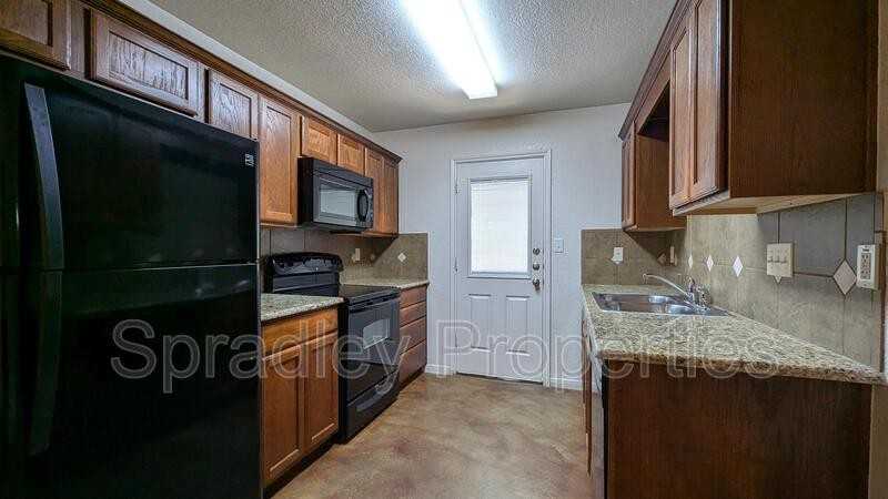 112B Andy Ln - Photo 3 of 9