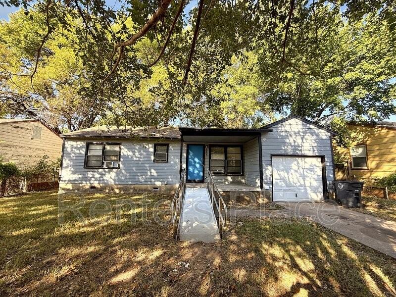 4324 N Iroquois Ave - Photo 2 of 12