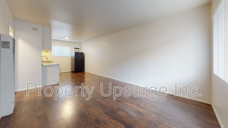 1558 Bridge St #8 - Photo 6 of 15